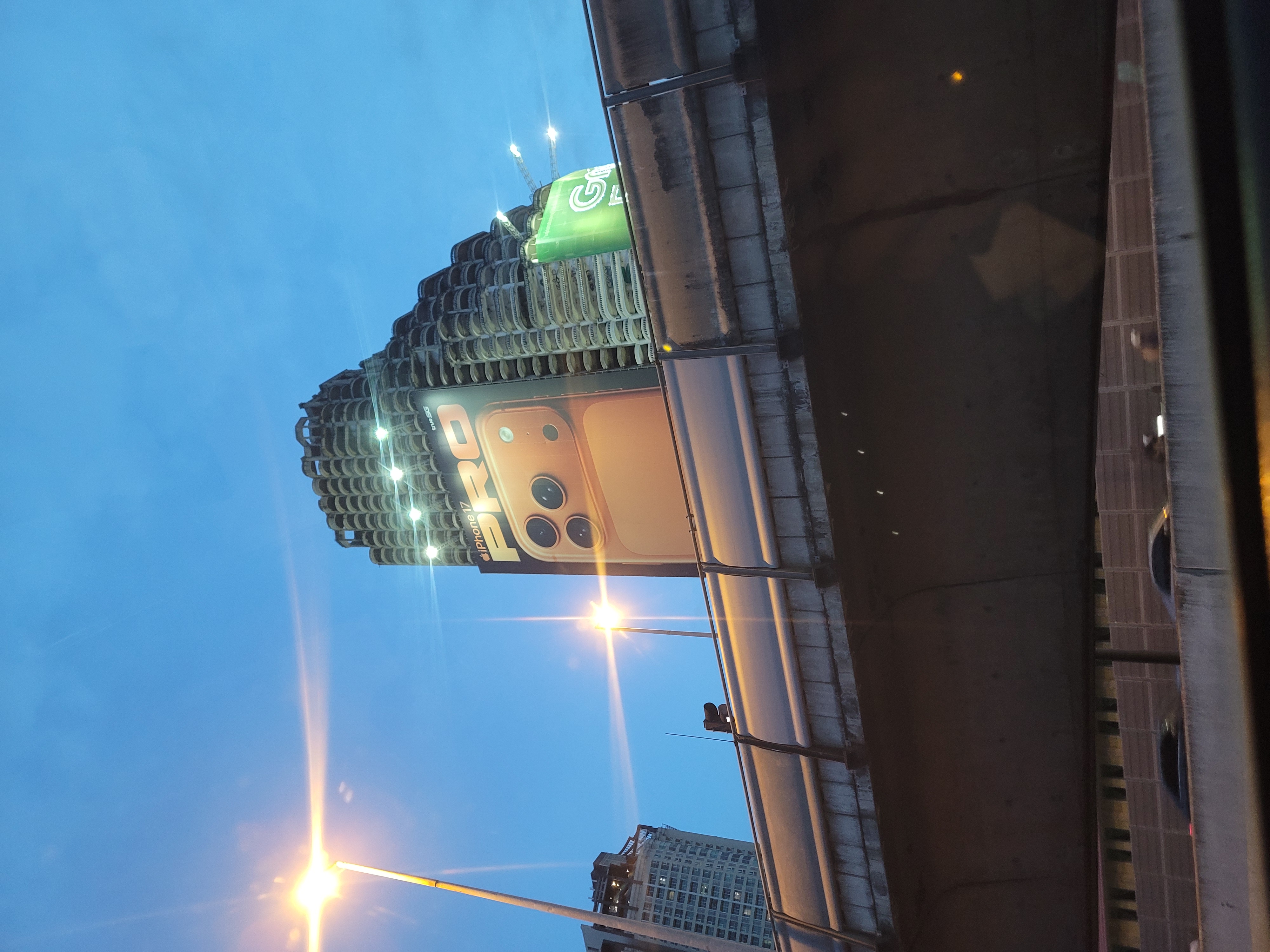 ภาพประกอบความคิดเห็น